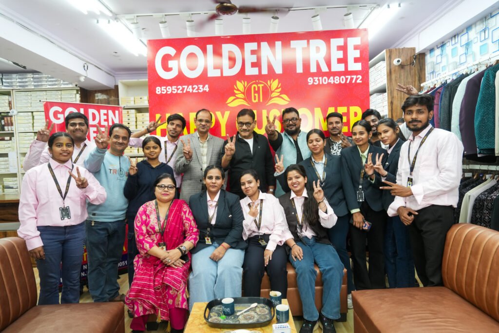 Bollywood veteran actor Mustaq Khan visits ‘Golden Tree Garments’ in Geeta Colony, Delhi – left utterly amazed after seeing it himself