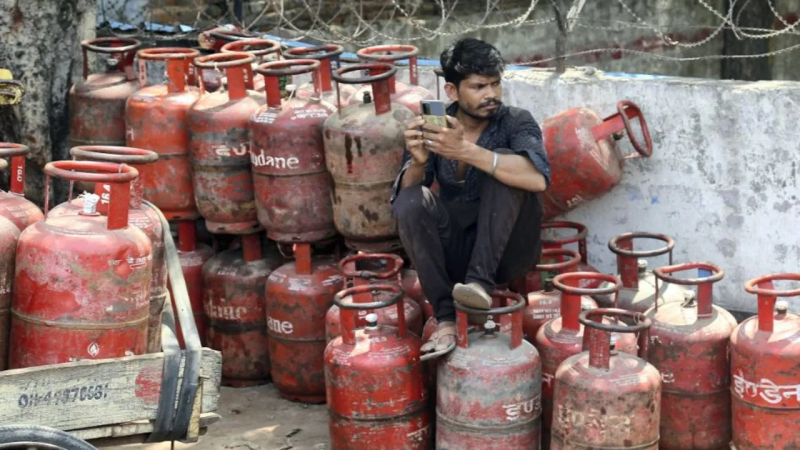 Will gas cylinders be cheaper? Big news of Modi-Trump LPG agreement