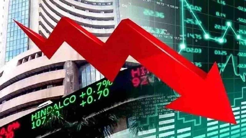 Market opened in the red, Sensex slipped 380 points, Nifty also weak.