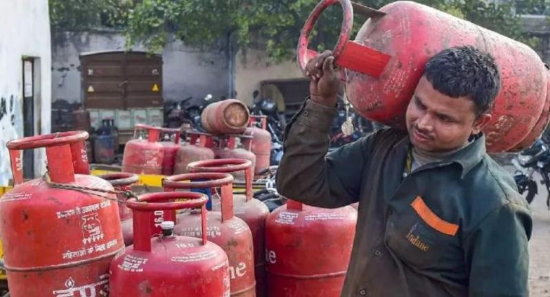 Biggest increase after 28 months, gas cylinder becomes costlier in the new year